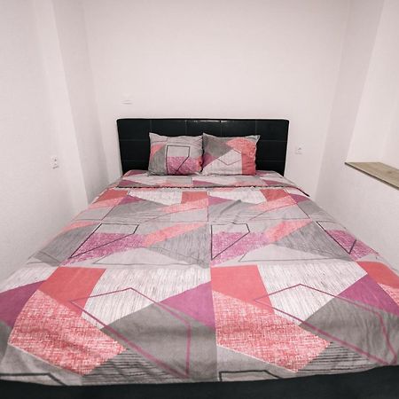 Down Street-Old Town Apartment Ohrid Bagian luar foto