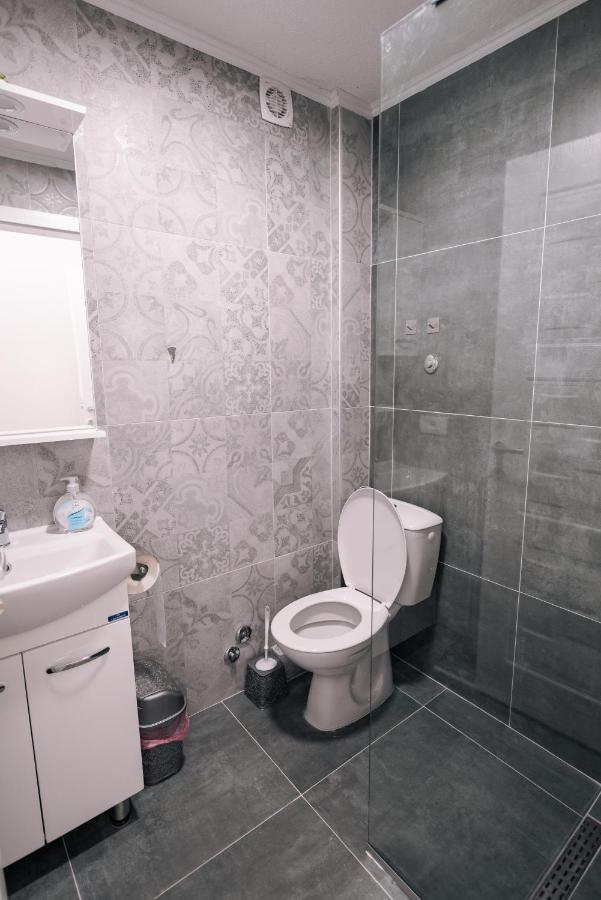 Down Street-Old Town Apartment Ohrid Bagian luar foto