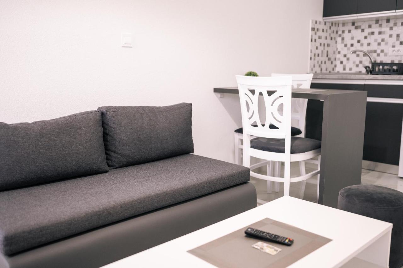 Down Street-Old Town Apartment Ohrid Bagian luar foto
