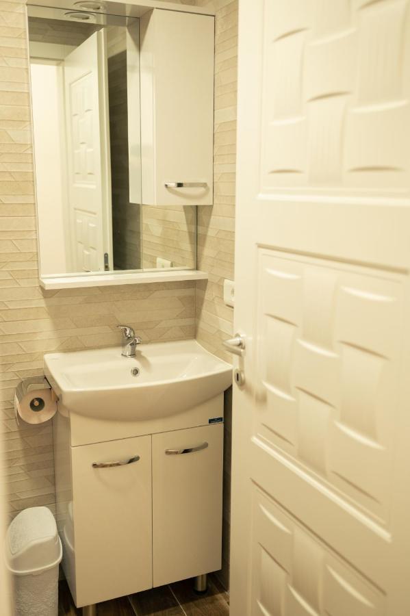 Down Street-Old Town Apartment Ohrid Bagian luar foto