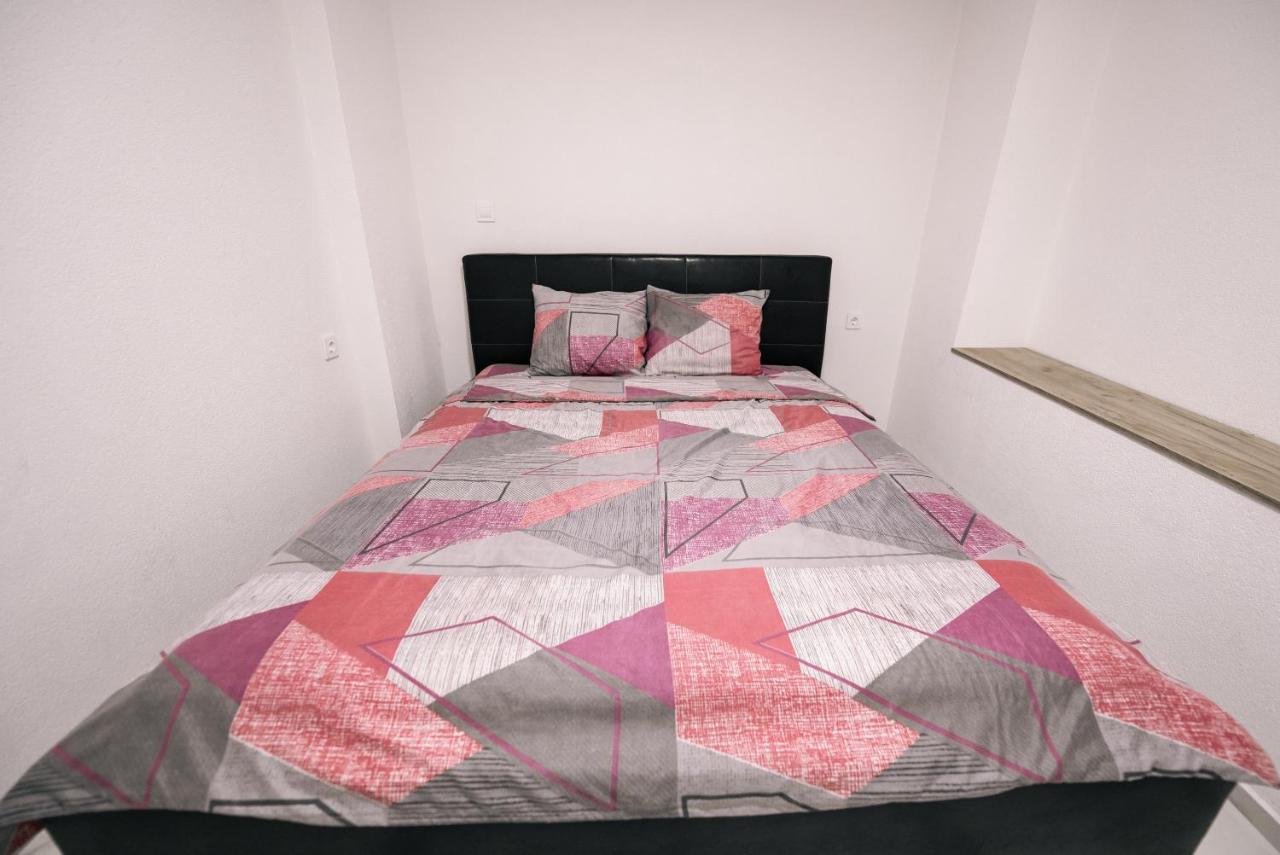 Down Street-Old Town Apartment Ohrid Bagian luar foto